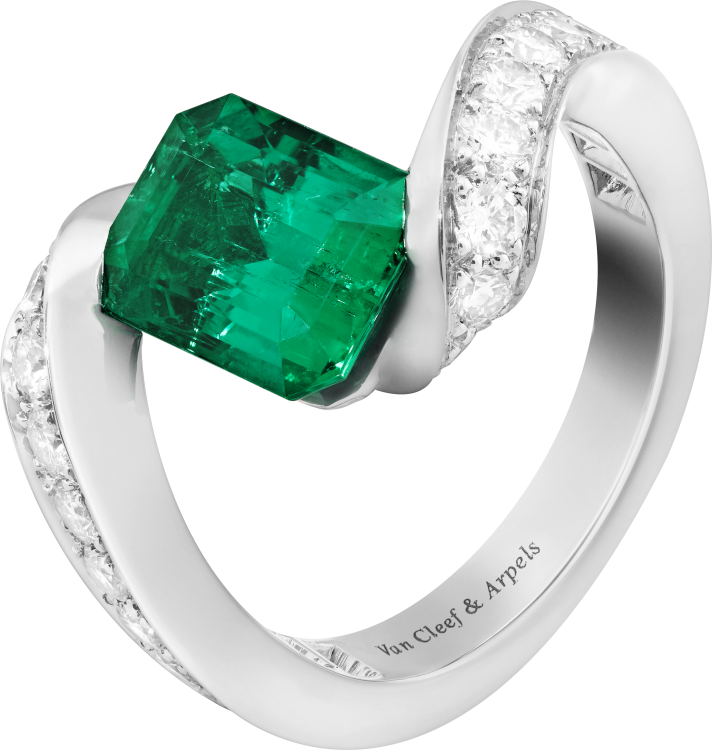 Кольцо-солитер Van Cleef & Arpels Hirondelle из платины с бриллиантами круглой огранки и изумрудом огранки «изумруд».  Фото: Van Cleef & Arpels.