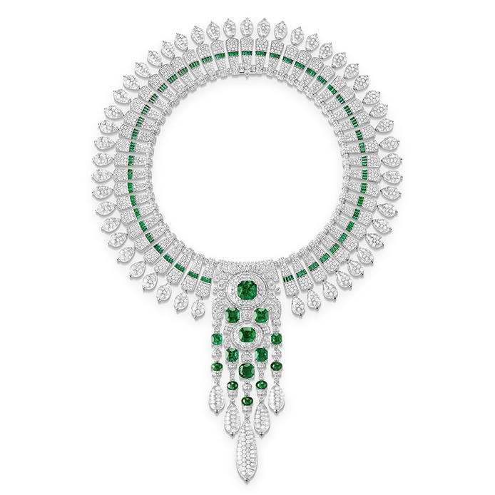 Колье Boucheron New Maharajah с изумрудами, бриллиантами, горным хрусталем, платиной и белым золотом.  Фото: Бушерон.