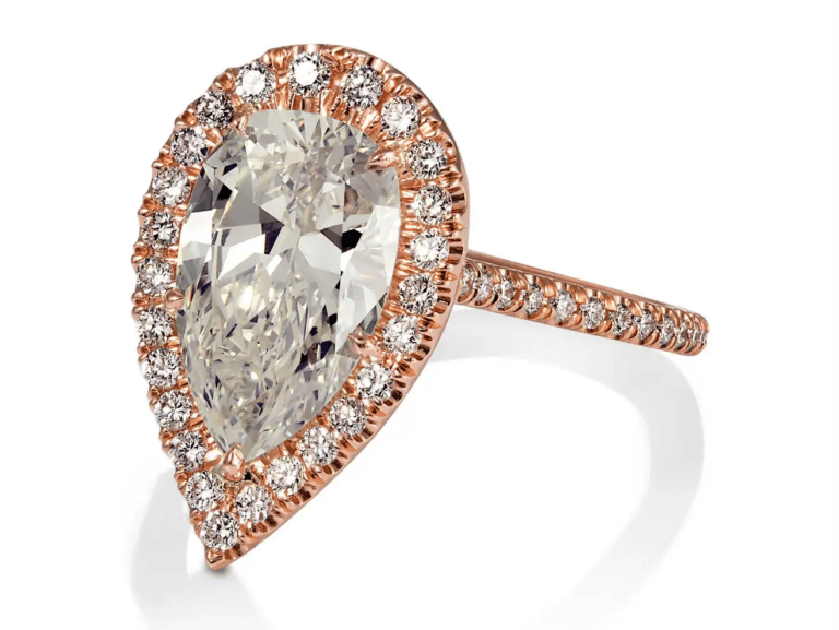кольцо с бриллиантом в форме груши