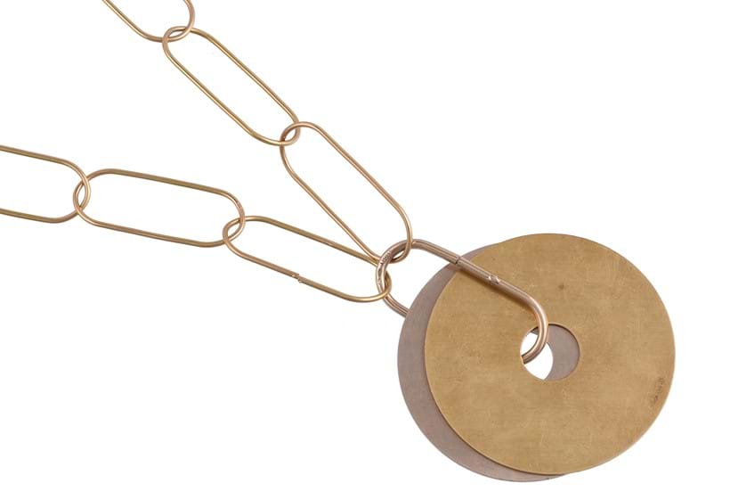 Изображение в строке - Лот 386: IBU, французское модернистское ожерелье в виде диска золотого цвета |  Стандартное восточное время.  4000–6000 фунтов стерлингов (+ сборы)