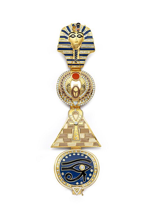 Египетский браслет Buddha Mama из 20-каратного золота с бриллиантами и эмалью, украшенный символами фараона, скарабея, пирамиды, анкха и глаза Гора.
