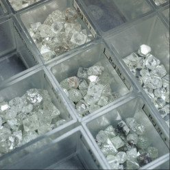 ЕС представил планы санкций в отношении российских алмазов