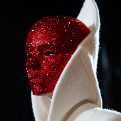 От завершающего штриха к соавторству: ювелиры формируют подиумные истории