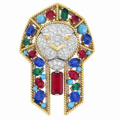 Несколько предметов из коллекции  «Знаки и символы» CHANEL Jewelry Creation Studio