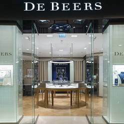 Аналитик  резко критикует политику компании Anglo American в отношении De Beers