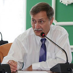 Кому – «быть», а кому – «казаться» состоятельным