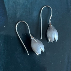 ЮД Роза К  представляет серьги "Крокус"