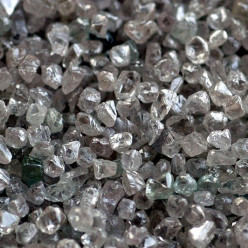 Ученые воссоздали инопланетные алмазные дожди с помощью пластика