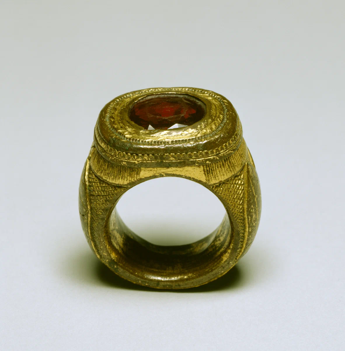 Папское кольцо. 15 век. Италия. Хранится в Музее Уолтерс, Балтимор, США