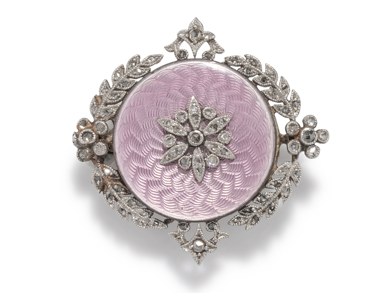 Брошь эдвардианской эпохи с бриллиантами и эмалью оценивается в 600-800 долларов.