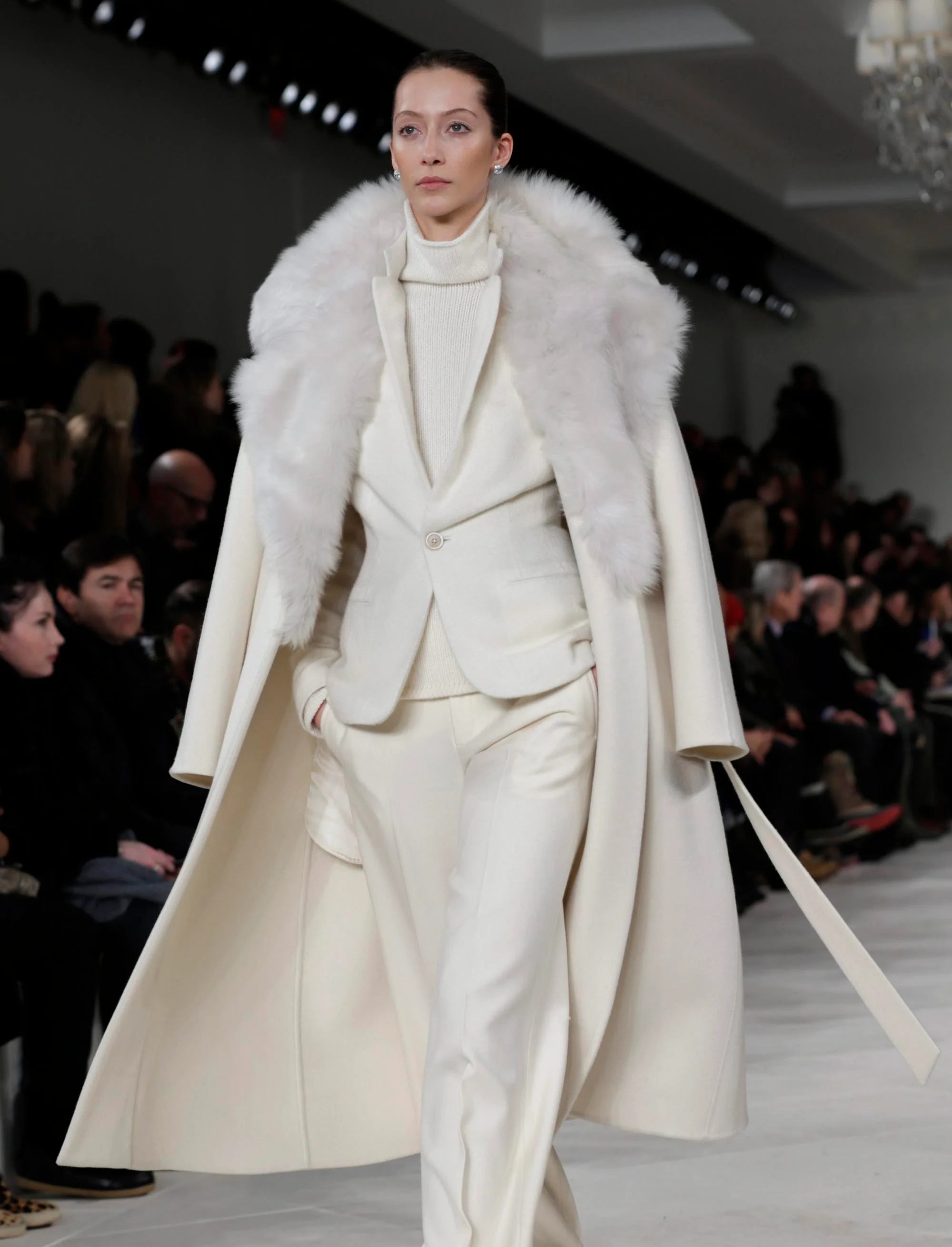 Модель представляет творение из коллекции осень-зима 2014 от Ральфа Лорена во время Недели моды Mercedes-Benz в Нью-Йорке, США, февраль 2014 года. Фото: EPA-EFE