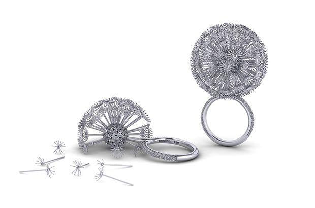Платиновые кольца «Одуванчики» Кристиана Це: дизайн слева украшен бриллиантами, а справа — розовыми сапфирами в сердцевине и изумрудами в центре ростков.  Фото Салли Дэвис