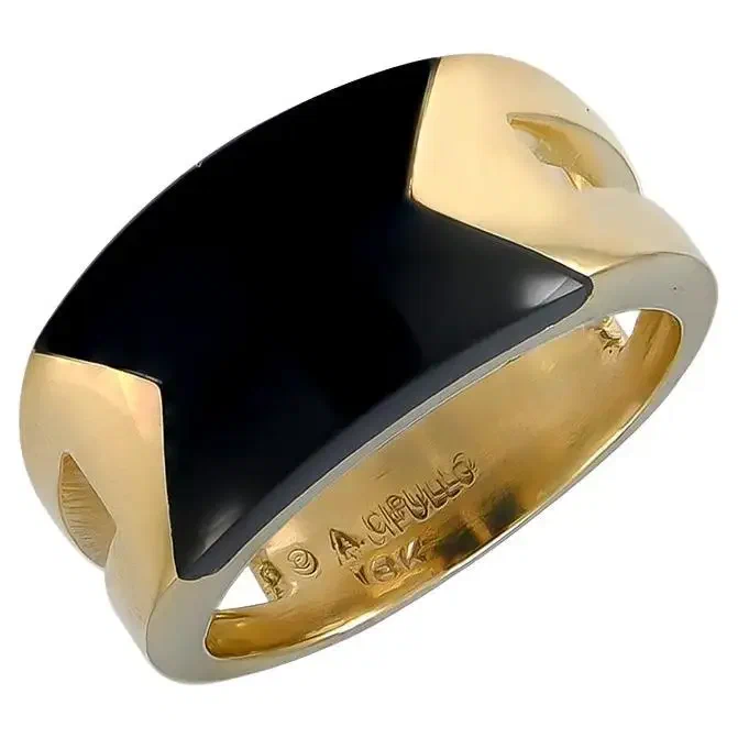 Кольцо Aldo Cipullo с ониксом из золота.