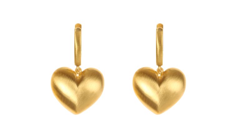 Серьги-капли в виде сердечек из 14-каратного желтого золота.  (Лорен Рубински)