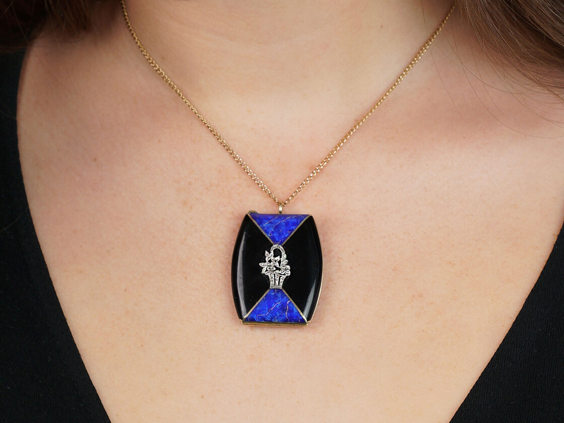 Медальон с эмалью в стиле ар-деко, золото 14 карат, синяя и черная эмаль