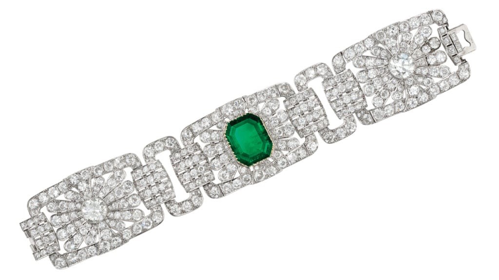 Изображение браслета в стиле ар-деко с изумрудами и бриллиантами Van Cleef & Arpels