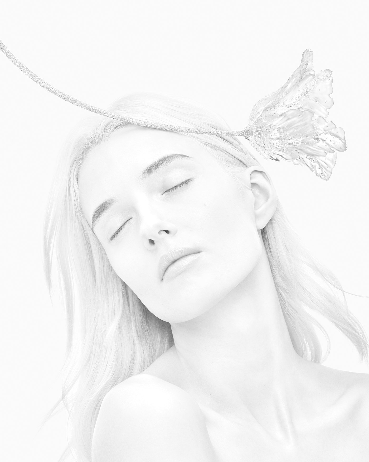 Бушерон, брошь «Тюльпан», композиция № 6. Тюльпан изготовлен из боросиликатного стекла. Мастера Бушерон вручную придавали стеклу форму и растягивали его до толщины 2 миллиметра.