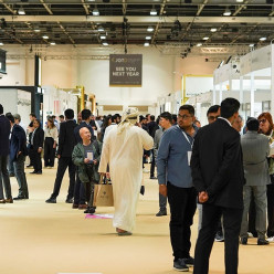 Выставка JGT Dubai переносится на ноябрь