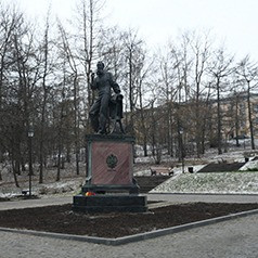 Памятник Михаилу Перхину открыли на набережной Петрозаводска