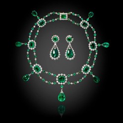 В Париже блистает коллекция Аль Тани, сокровищница лучших европейских и азиатских королевских украшений