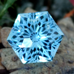 Мастера России. Симфония формы Игра света и теней в авторской огранке Андрея Комарова
