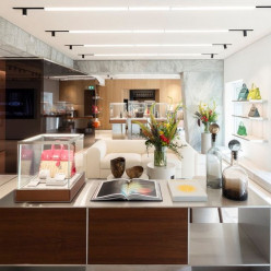 Sotheby's открывает свой первый розничный магазин предметов сегмента luxury