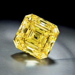 Снят с продажи на аукционе желтый бриллиант стоимостью 3.5 млн долларов