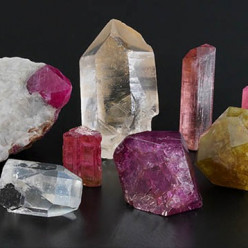 14 мая Геммологический центр МГУ запускает беспрецедентную программу «Камнесамоцветное сырье и месторождения мира»