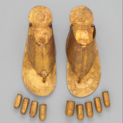 Знаковые ювелирные изделия в Метрополитен-музее демонстрируют связи между культурами и историей