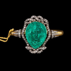 Выставка в Шанхае «Восток встречается с Западом: коллекция V MUSE и высокое ювелирное искусство»