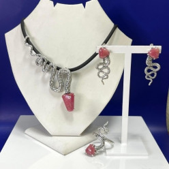 "Циркон С": хотите, чтобы мудрость и защита Змеи остались с вами и после её года? 