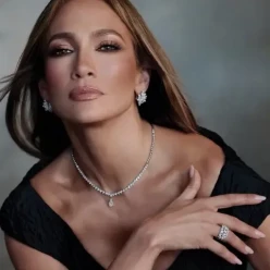 Джей Ло, четырежды разведенная, рекламирует кольца для помолвки