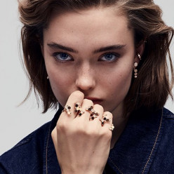 Коллекция Bee de Chaumet: пчелы, соты и цветы