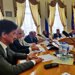 Не ищите логику в происходящем...