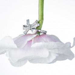 Карат вместо грамма: как рост цен на золото меняет ювелирные подарки к 8 марта