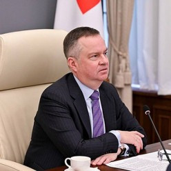 Замглавы Минфина Моисеев счел золото идеальной заменой наличной валюте
